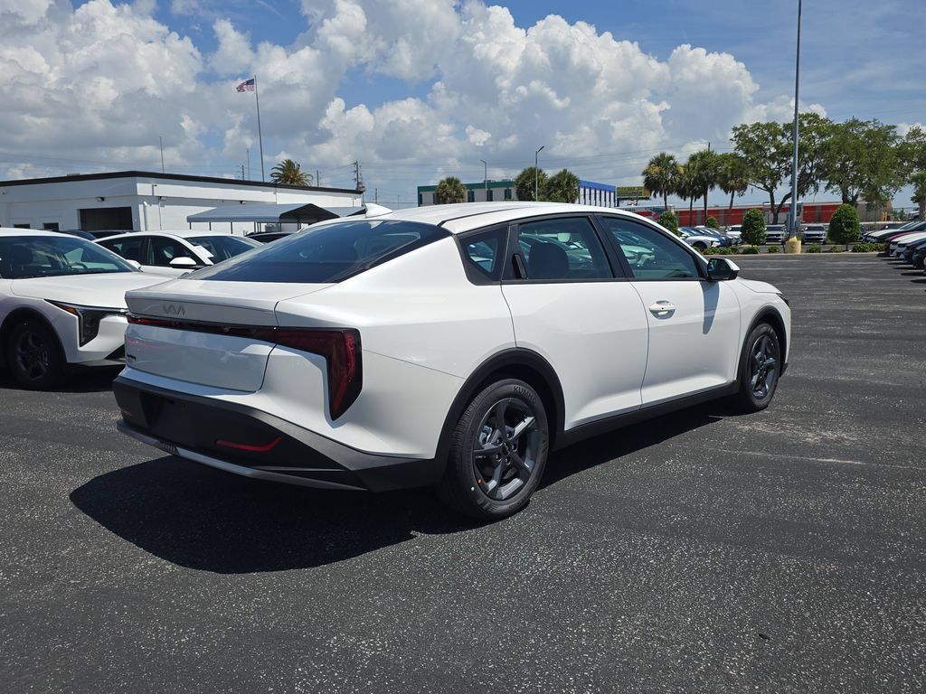 New 2026 Kia K4 FWD image 8