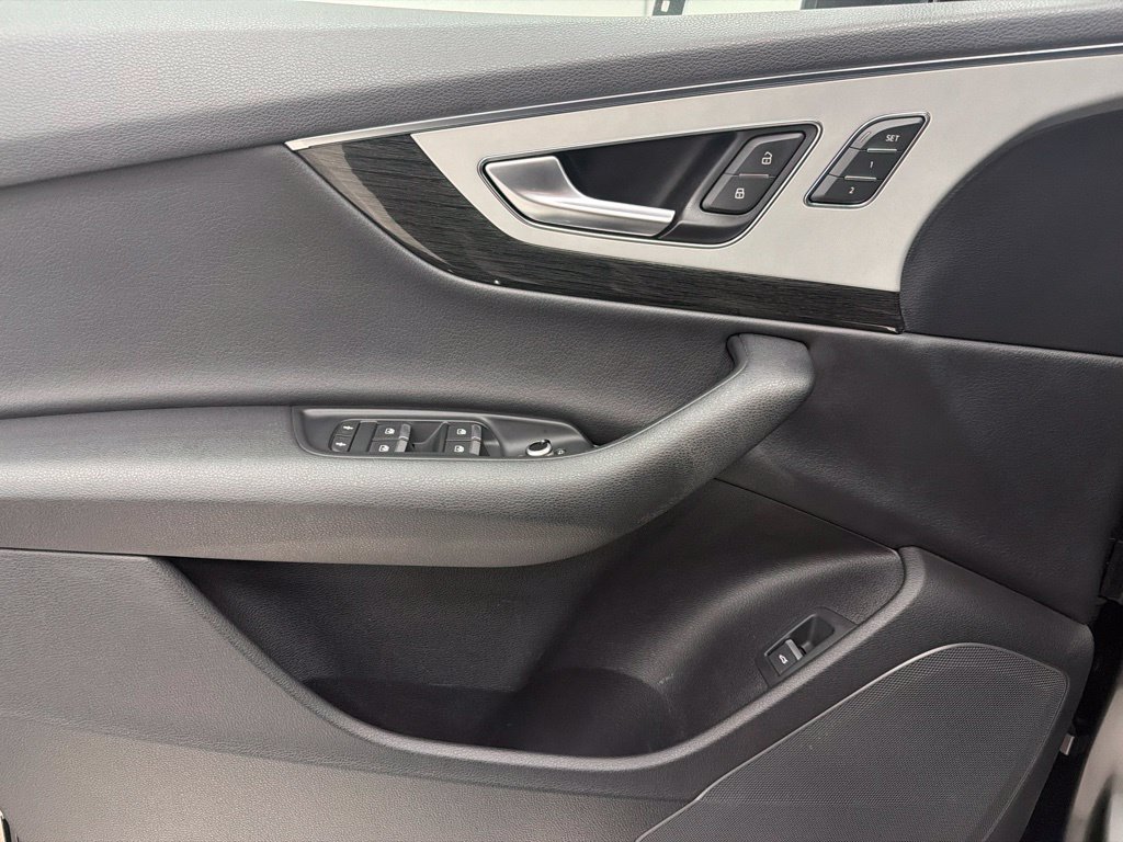 Used 2019 Audi Q7 2.0T Premium w/ Convenience Package AWD/4WD image 16