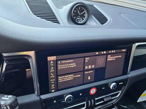 New 2026 Porsche Macan AWD/4WD image 22
