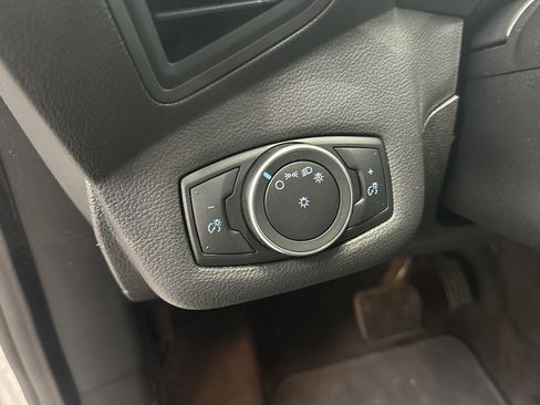 Used 2018 Ford C-MAX SE w/ Cold Weather Package image 18