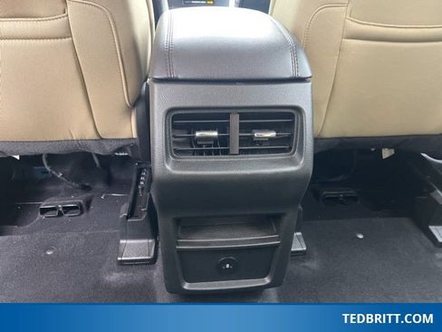 Certified 2024 Ford Edge SE image 15