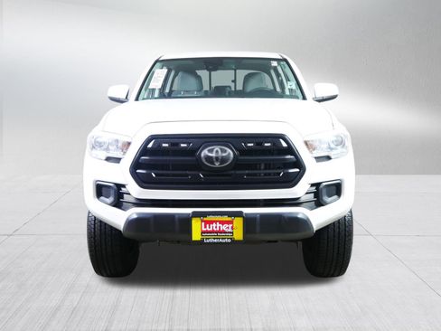 Used 2019 Toyota Tacoma SR w/ SR Convenience Package image 2