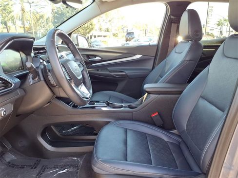 Used 2022 Chevrolet Bolt EUV Premier w/ Sun & Sound Package image 9