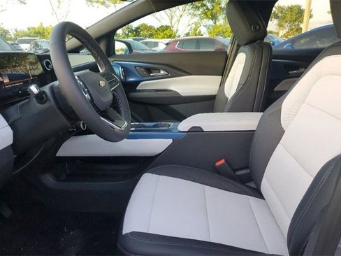 New 2026 Chevrolet Equinox EV LT image 10