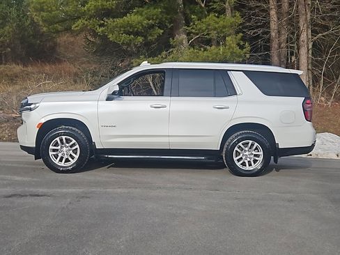Used 2021 Chevrolet Tahoe LT w/ Luxury Package image 2
