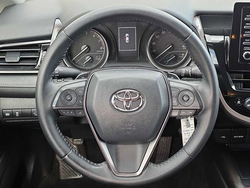 Used 2022 Toyota Camry SE image 19
