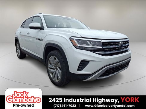 Used 2020 Volkswagen Atlas Cross Sport SE w/ Towing Package image 1