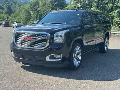 Used 2019 GMC Yukon XL Denali w/ Denali Ultimate Package AWD/4WD image 4