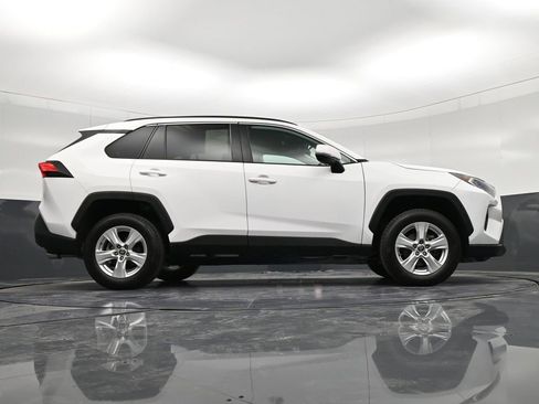 Used 2021 Toyota RAV4 XLE w/ Convenience Package image 24