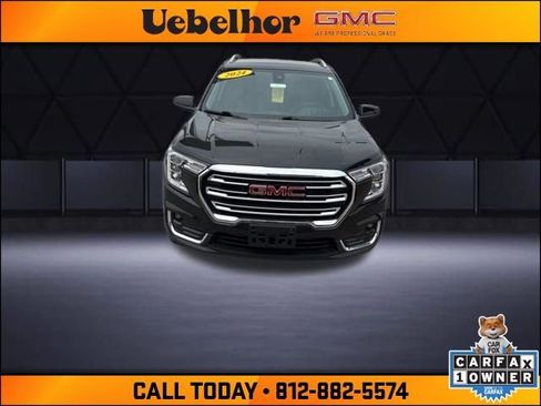 Used 2024 GMC Terrain SLT AWD/4WD image 2