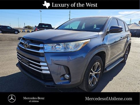 Used 2019 Toyota Highlander LE image 1