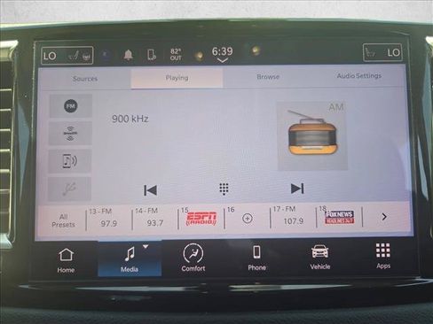 Used 2024 Chrysler Pacifica Touring-L FWD image 13