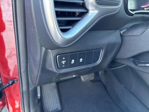 Certified 2025 Kia Soul LX image 31