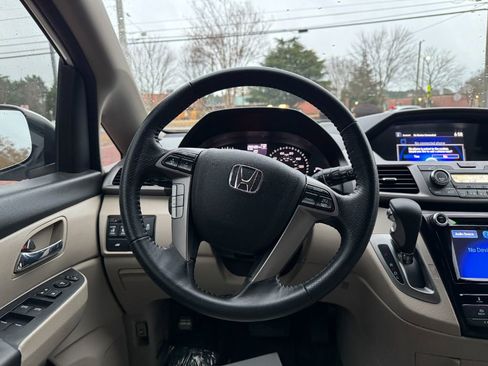 Used 2017 Honda Odyssey EX-L image 17