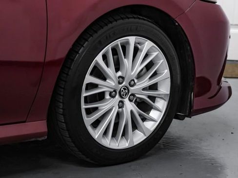 Used 2018 Toyota Camry XLE FWD image 48