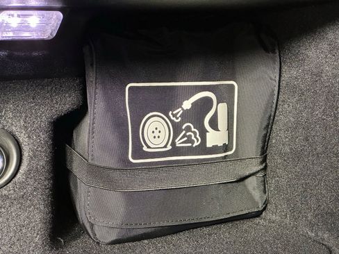 Used 2017 Jaguar F-TYPE S image 29