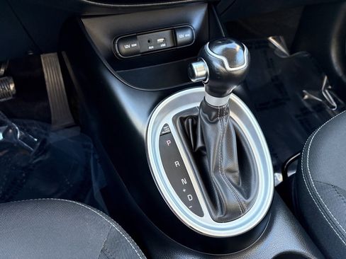 Used 2019 Kia Soul + image 22