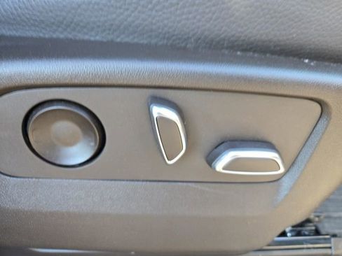 Used 2022 GMC Yukon Denali w/ Denali Premium Package image 22