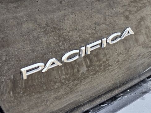 New 2026 Chrysler Pacifica Select image 11