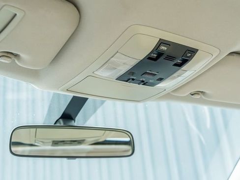 Used 2011 Lexus CT 200h Premium FWD image 22