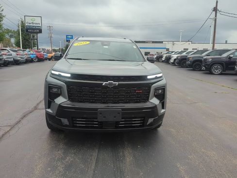 Used 2025 Chevrolet Traverse RS AWD/4WD image 3