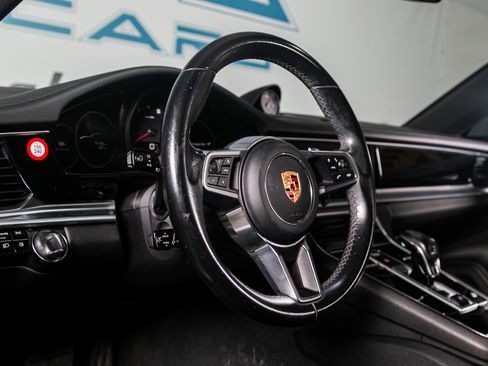 Used 2018 Porsche Panamera 4 image 2