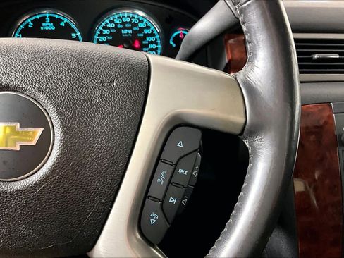 Used 2013 Chevrolet Avalanche LTZ image 24