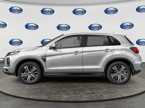 Used 2025 Mitsubishi Outlander Sport AWD image 3