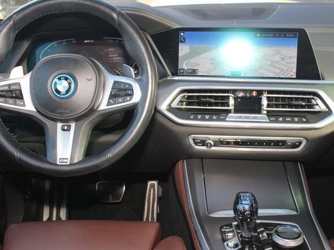 Used 2022 BMW X5 xDrive45e w/ M Sport Package image 4