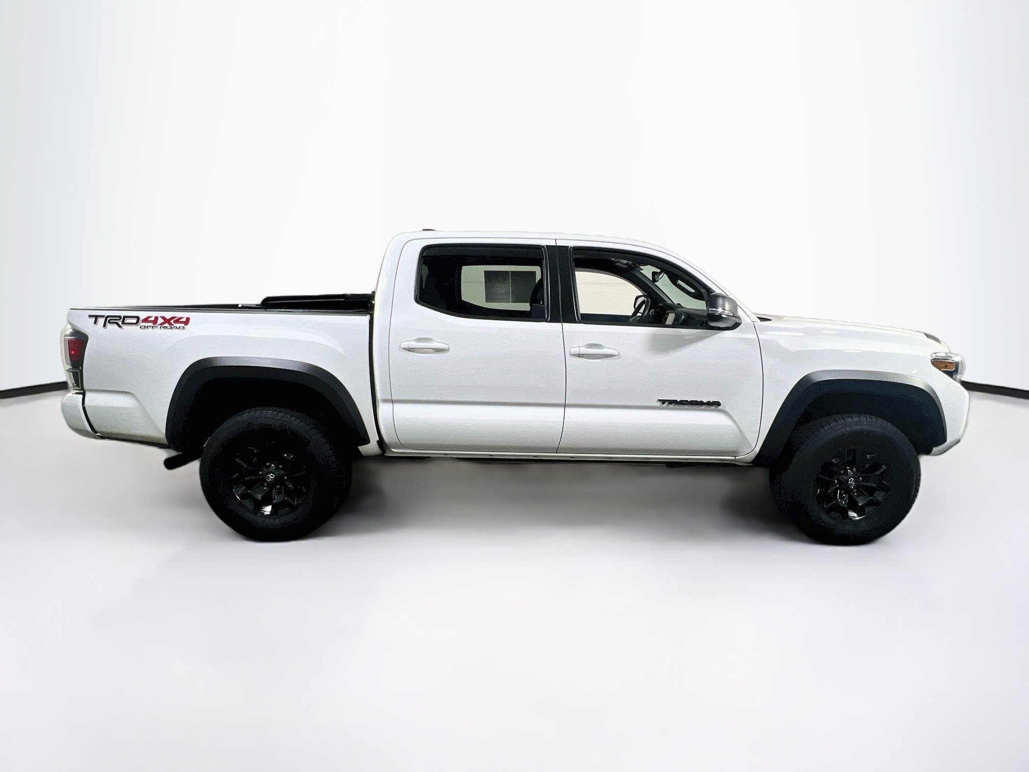 Used 2023 Toyota Tacoma TRD Off-Road w/ Technology Package AWD/4WD image 4