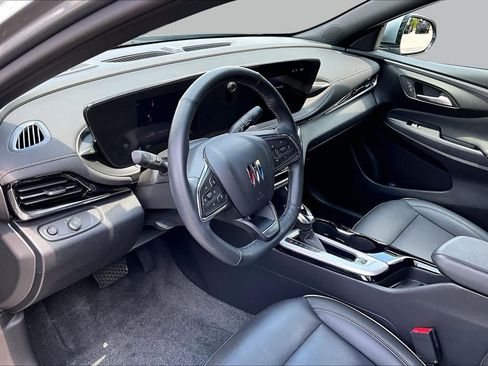 Used 2025 Buick Envista Avenir FWD image 17