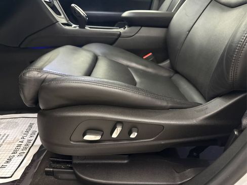 Used 2017 Cadillac XT5 Luxury image 30