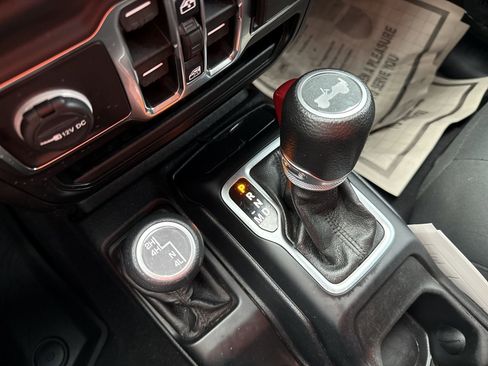 Used 2021 Jeep Wrangler Unlimited Sport AWD/4WD image 21