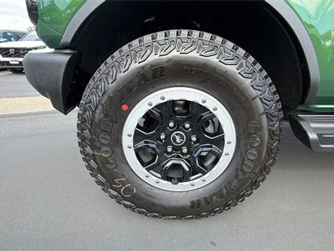New 2025 Ford Bronco Outer Banks w/ Sasquatch Package image 10