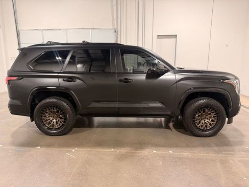 Used 2024 Toyota Sequoia Capstone image 4