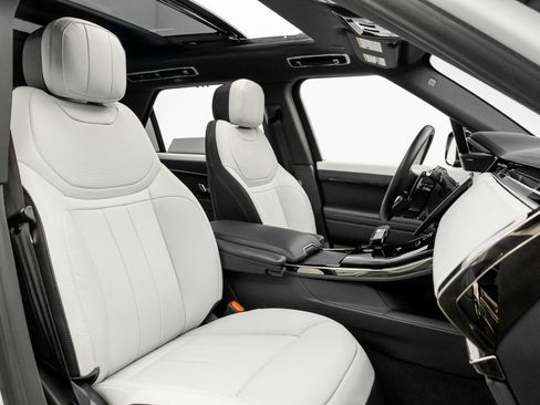 Used 2024 Land Rover Range Rover Sport Dynamic SE image 29