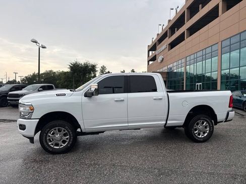 Used 2024 RAM 2500 Laramie AWD/4WD image 2
