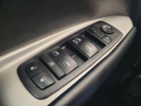 Used 2017 Dodge Journey SE image 27