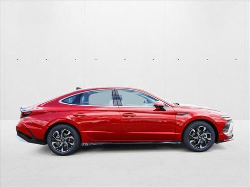 New 2025 Hyundai Sonata SEL image 4