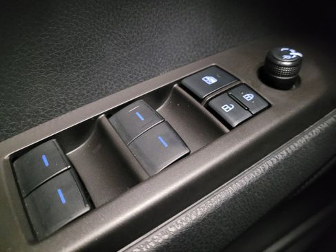 Used 2021 Toyota Camry SE image 27