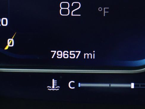 Used 2022 Chevrolet Suburban Z71 w/ Luxury Package image 36