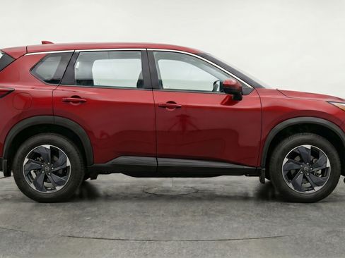 Used 2025 Nissan Rogue SV AWD/4WD image 11