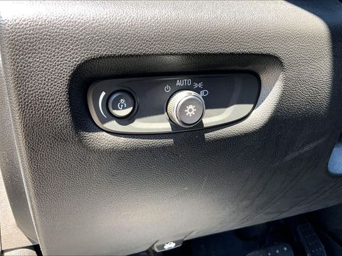 Used 2020 Chevrolet Traverse LS FWD image 33