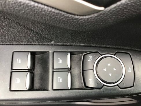 Used 2022 Ford Escape SE image 18