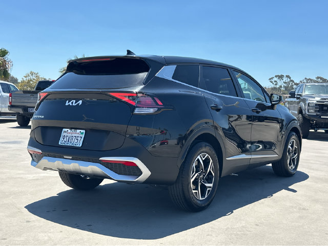 Used 2025 Kia Sportage LX FWD image 6