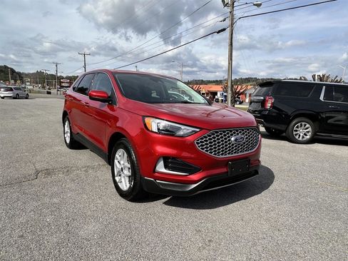 Used 2024 Ford Edge SEL image 3