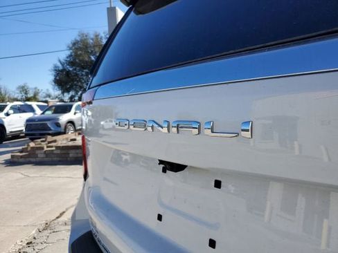 New 2026 GMC Yukon XL Denali w/ Sun & Power Step Package AWD/4WD image 9