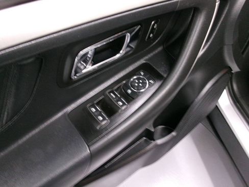 Used 2013 Ford Taurus SEL FWD image 20