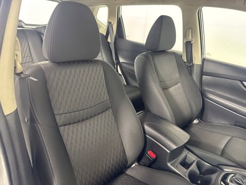 Used 2018 Nissan Rogue S image 24