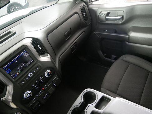 Used 2024 GMC Sierra 1500 Pro w/ Pro Value Package image 11